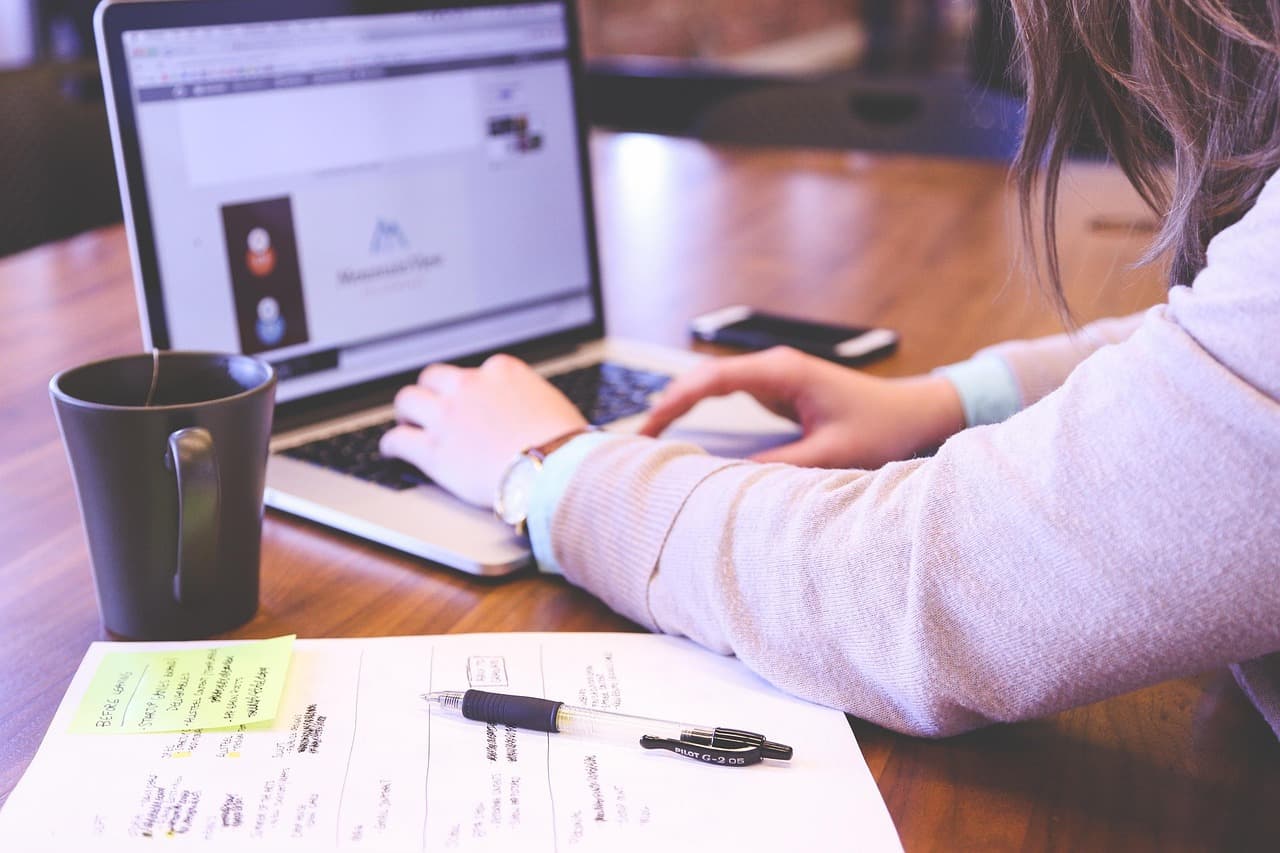 Como estruturar uma estratégia de marketing digital do zero